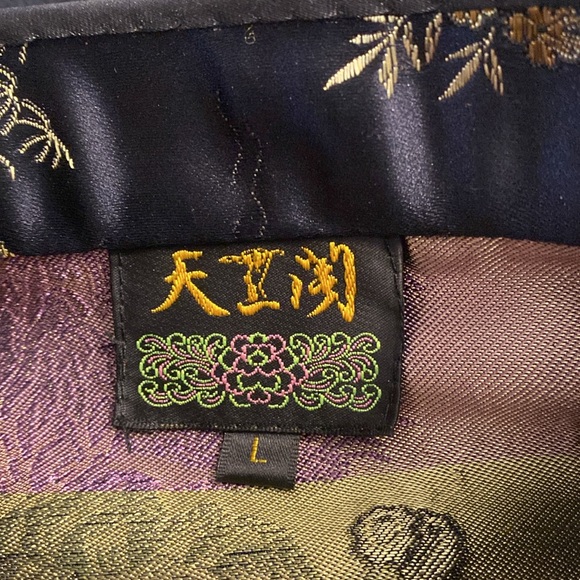 Vintage Asian style blouse  size L 100%silk - Picture 9 of 9